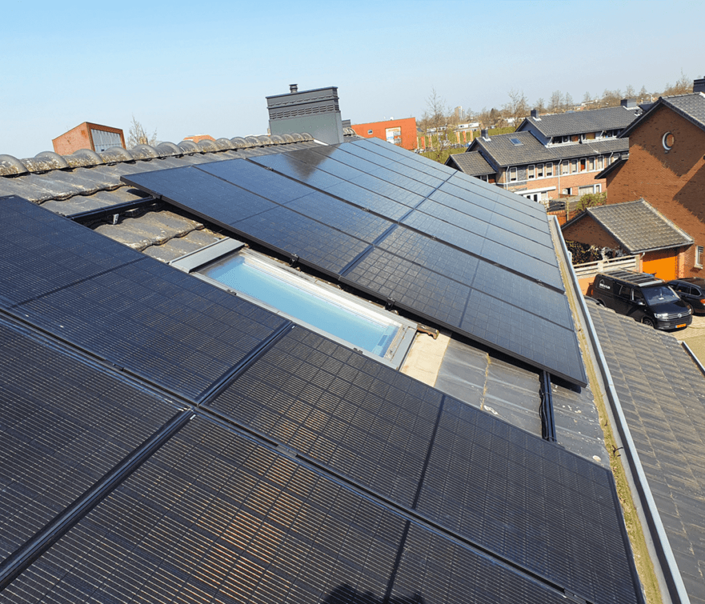 Zonnepanelen-samen-met-dee-buren_ Zonnepanelen-samen-met-dee-buren_