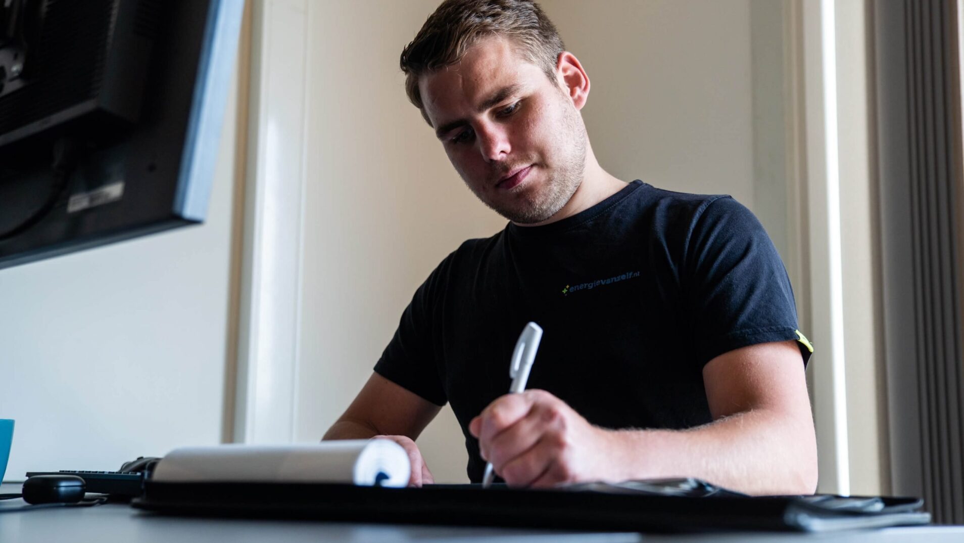 verkoopadviseur-scaled verkoopadviseur-scaled