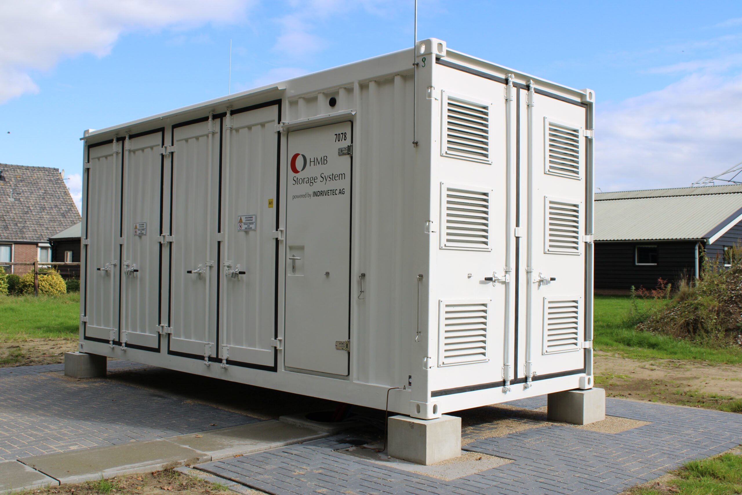 Zakelijke energieopslag bij loods en paardenstal in Woudenberg Zakelijke energieopslag bij loods en paardenstal in Woudenberg